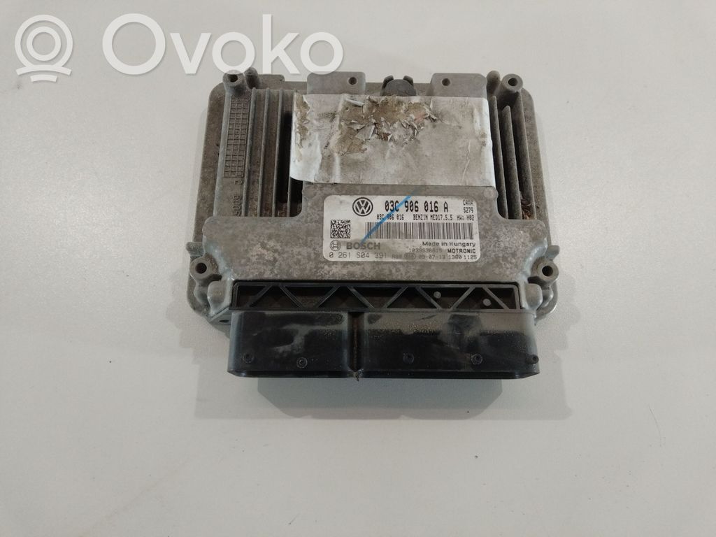 Volkswagen Golf VI Engine control unit/module 