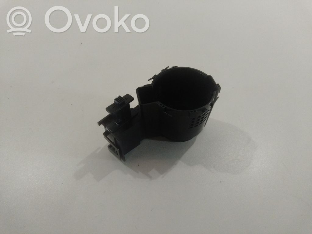 BMW 3 E90 E91 Puodelio laikiklis 