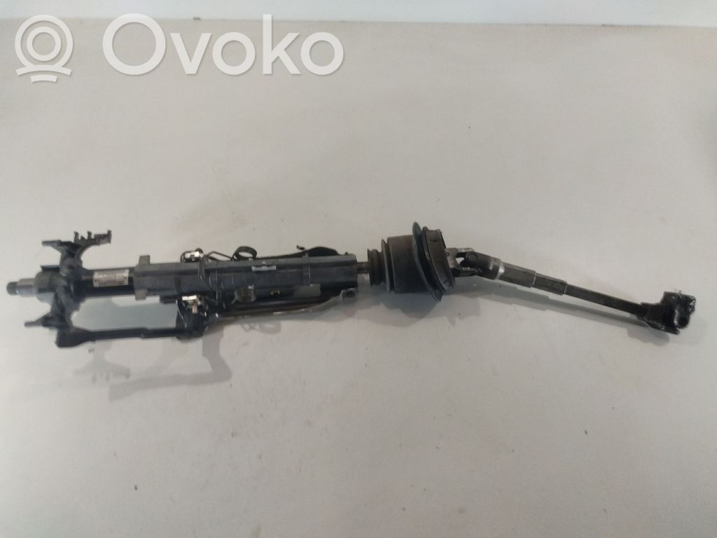 Ohjauspyörän akseli   6783607