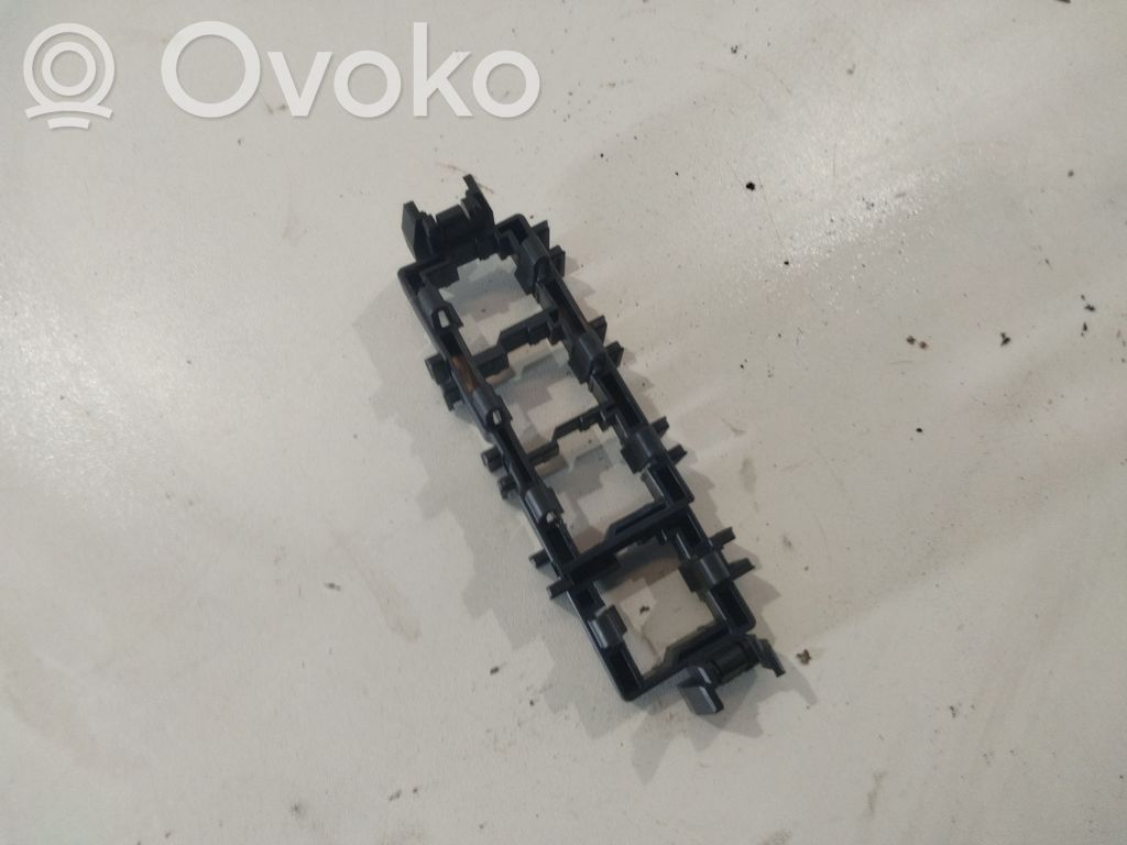 Audi A6 S6 C6 4F Relay mounting block 