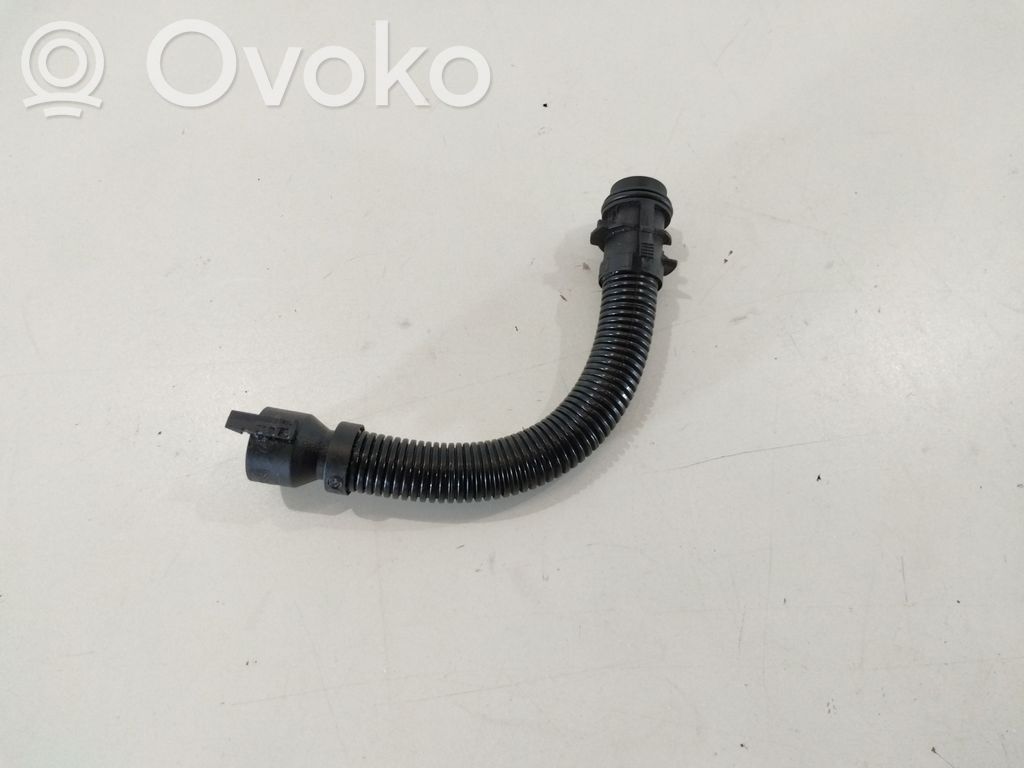 BMW 5 F10 F11 Moottorin vesijäähdytyksen putki/letku 