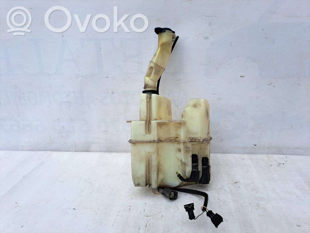 Volvo V70 Windshield washer fluid reservoir/tank 