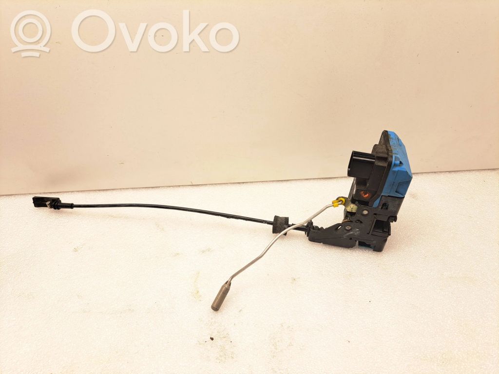 Volvo S80 Priekšpusē slēdzene 