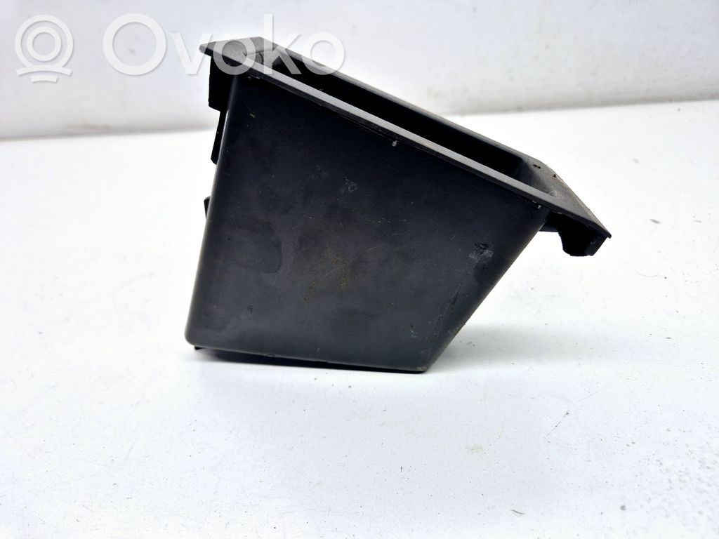 Volvo S60 plaukts 