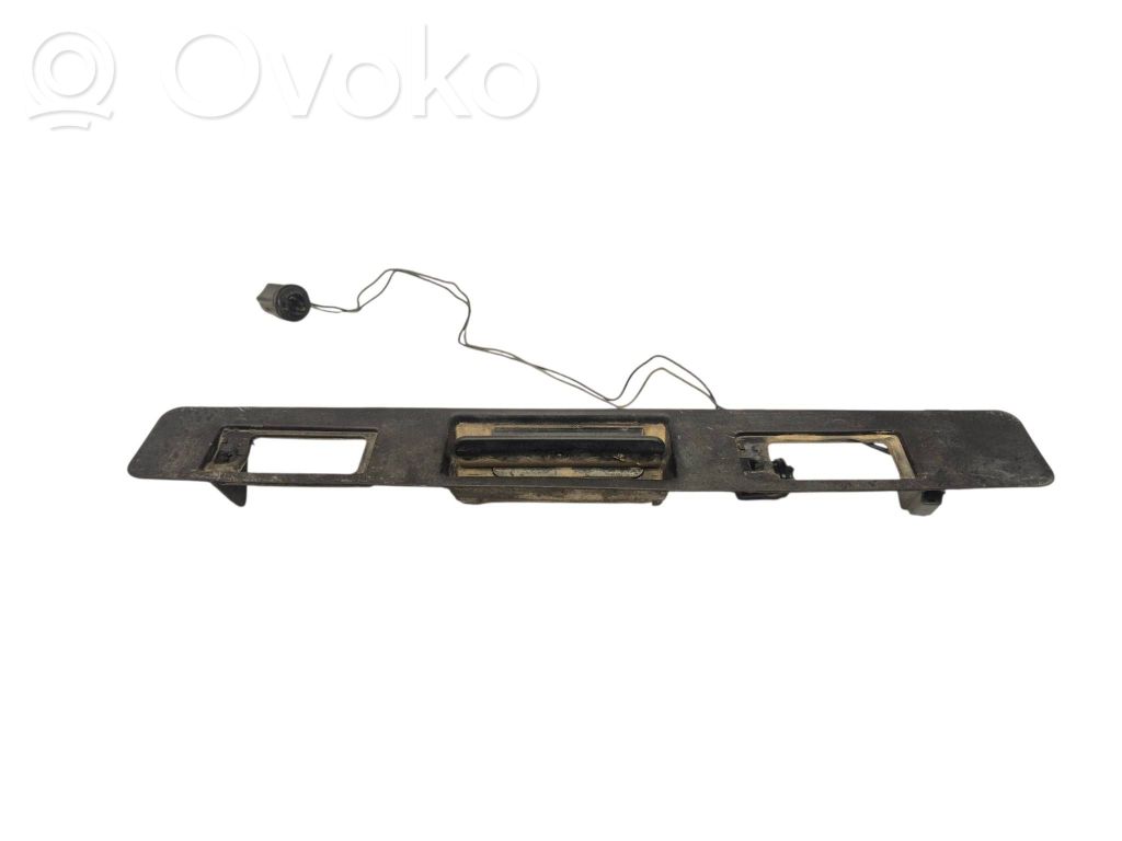 Volvo XC70 Trunk door license plate light bar 