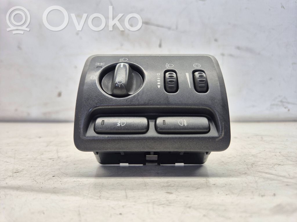 Volvo V70 Light module LCM 