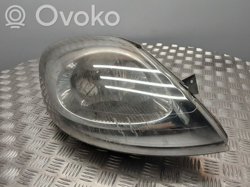 Opel Vivaro Phare frontale 