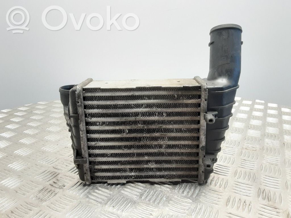 Volkswagen PASSAT B5 Interkūlerio radiatorius 