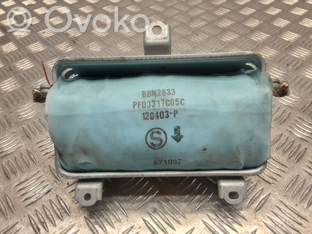 Toyota Corolla E120 E130 Keleivio oro pagalvė 