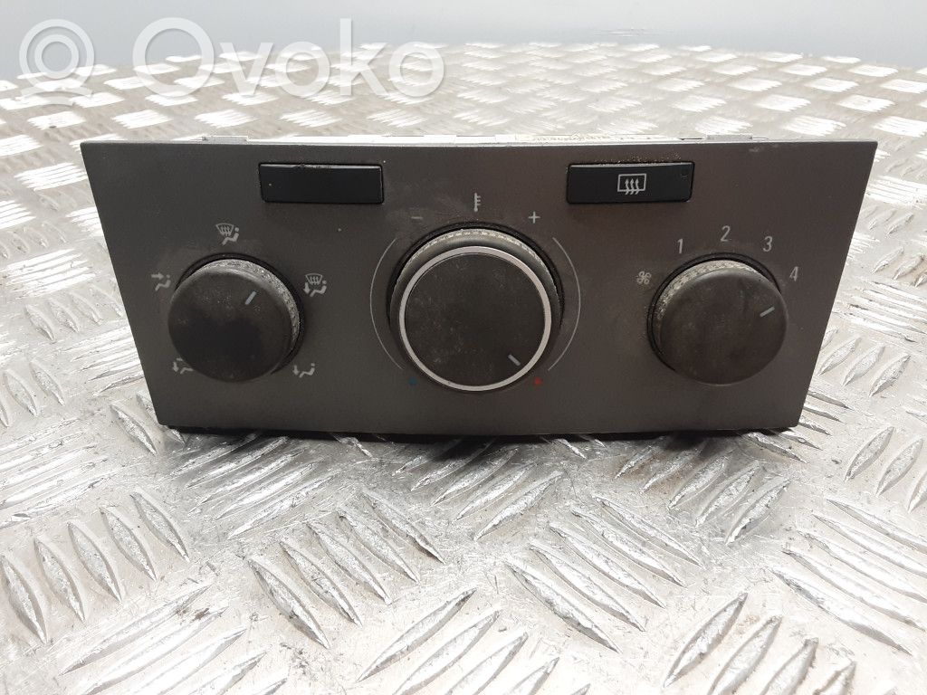 Opel Astra H Climate control unit 