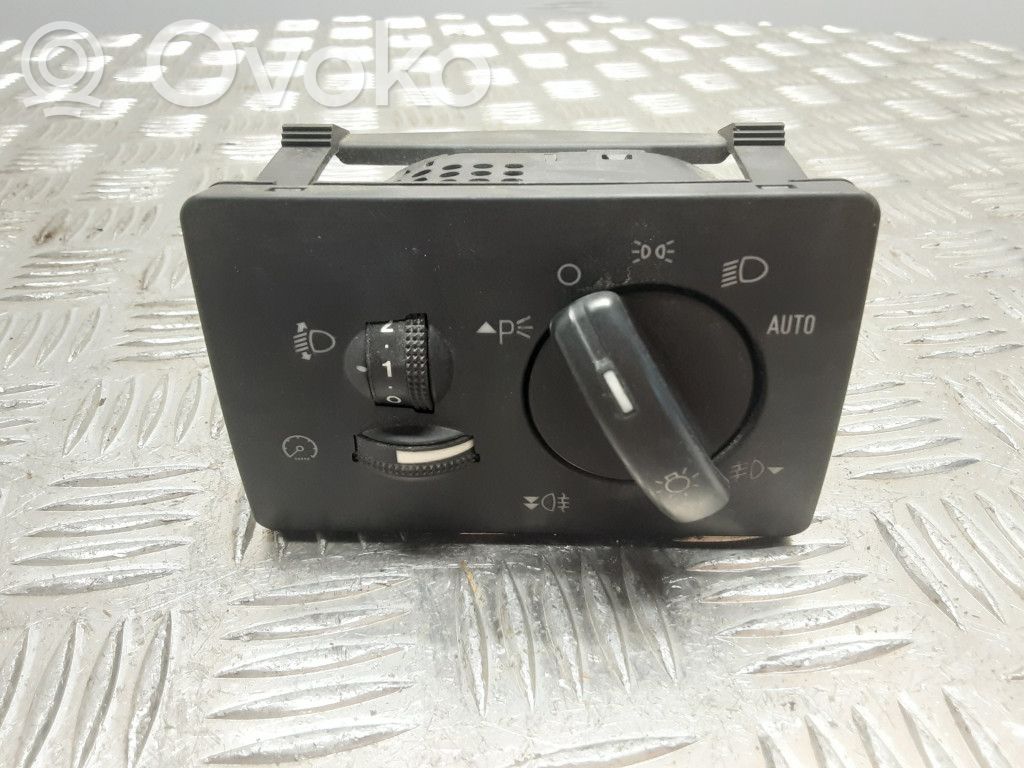 Ford Focus Light switch 