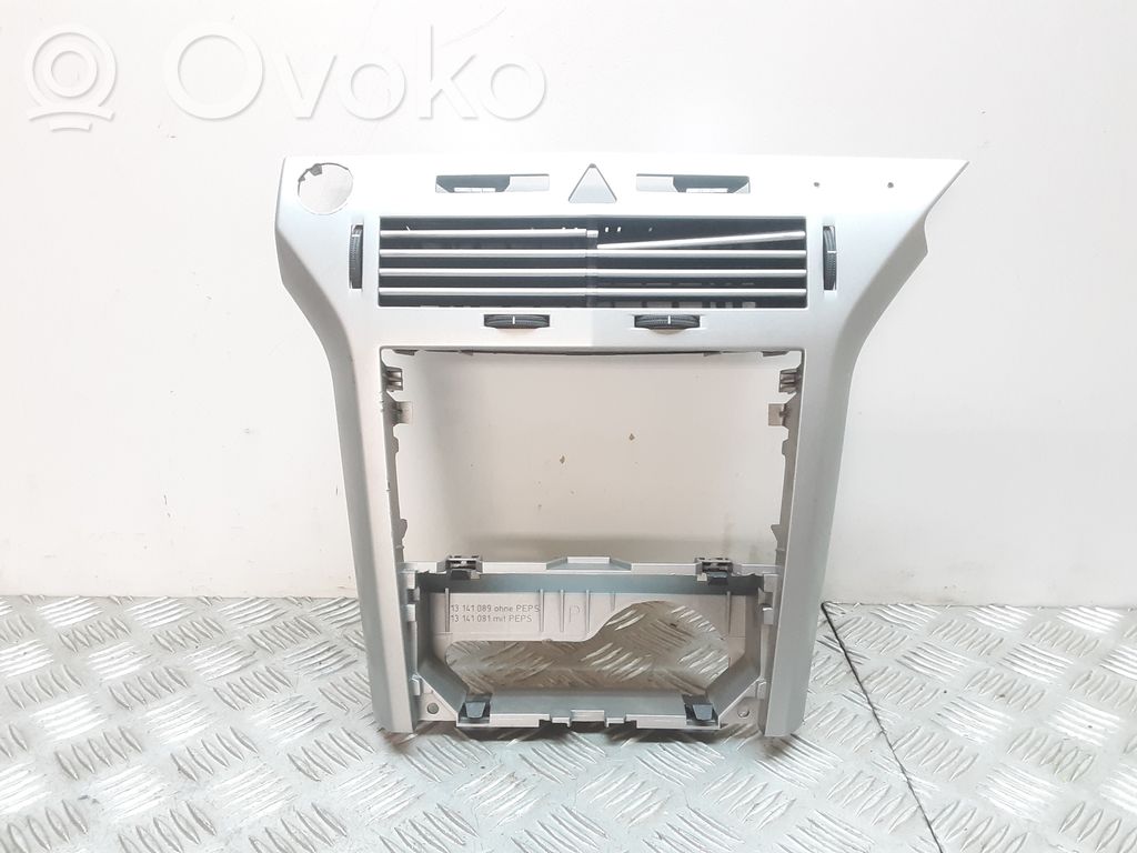 Opel Astra H Element deski rozdzielczej / środek 
