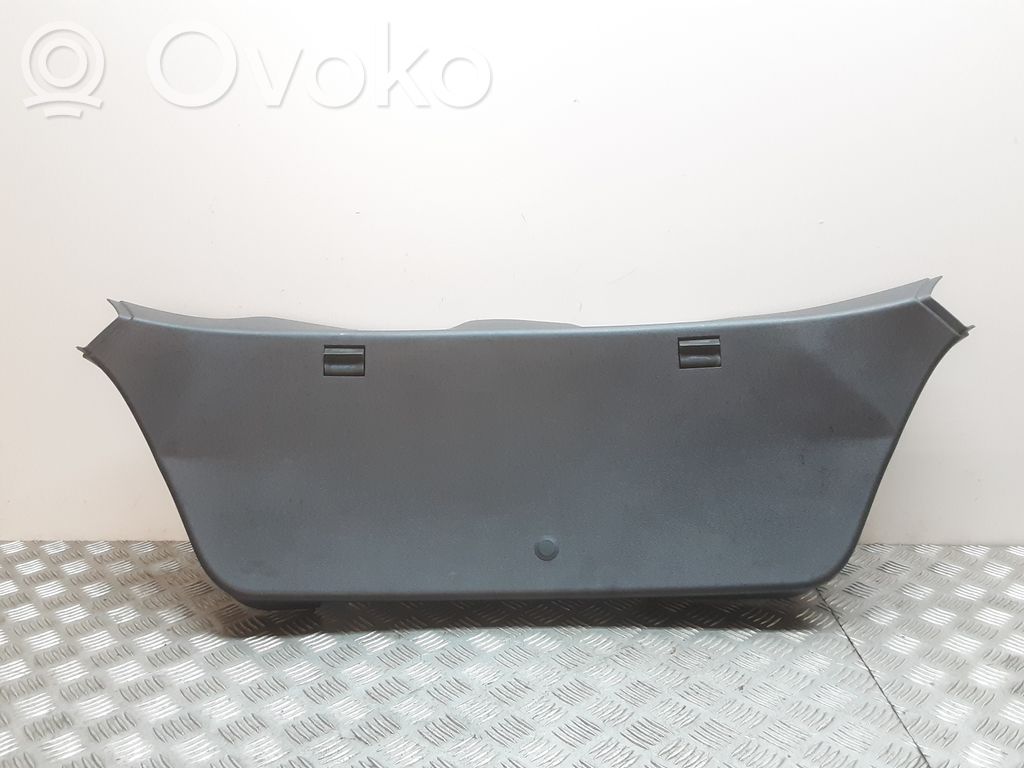Opel Astra H Moldura de la puerta/portón del maletero 