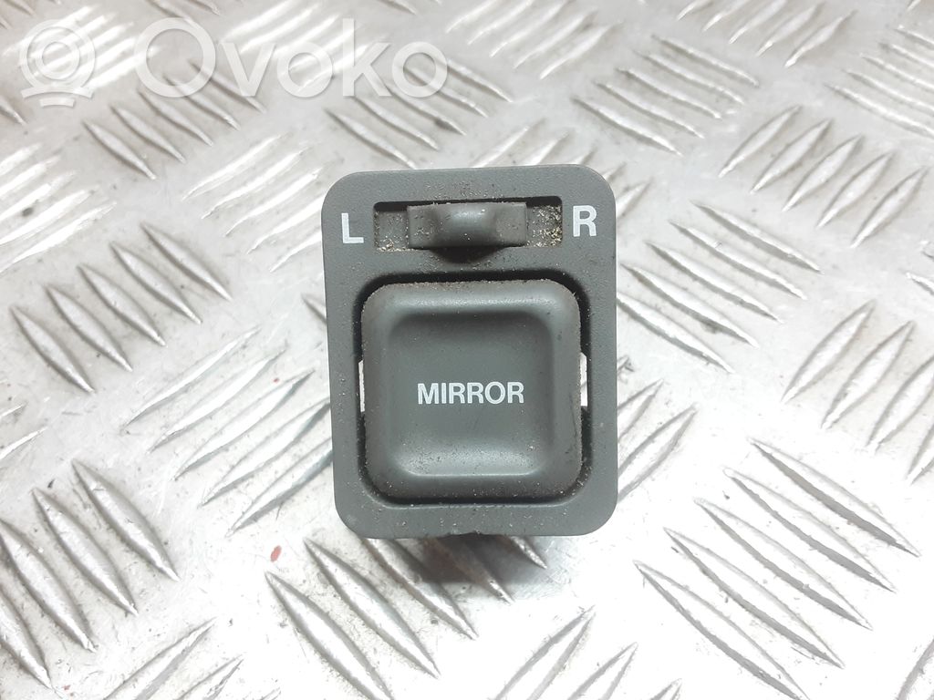 Honda CR-V Wing mirror switch 