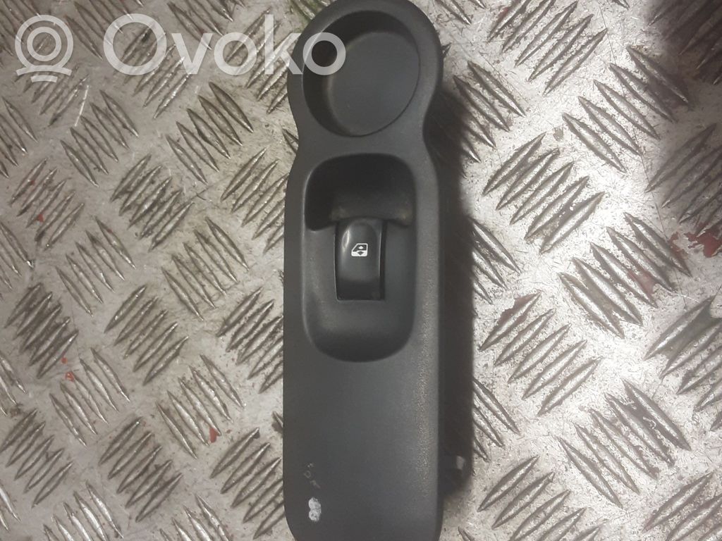Renault Modus Electric window control switch 