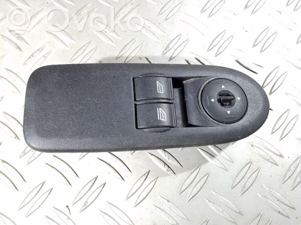 Ford Focus Electric window control switch 