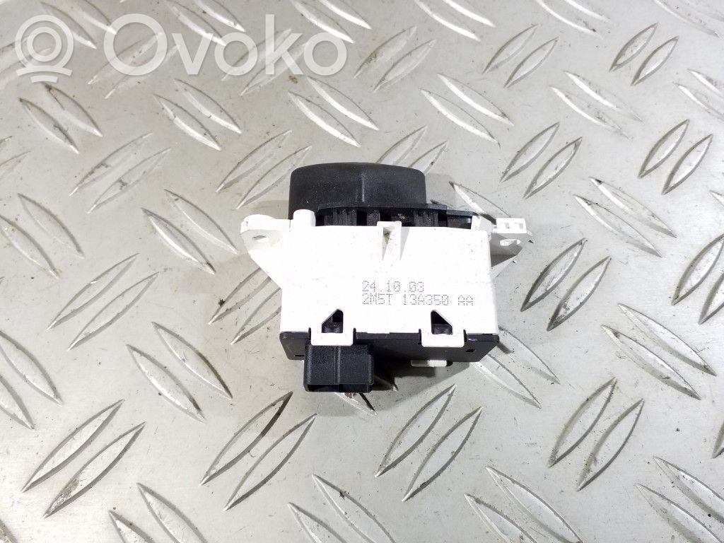 Ford Focus Botón interruptor de luz de peligro 