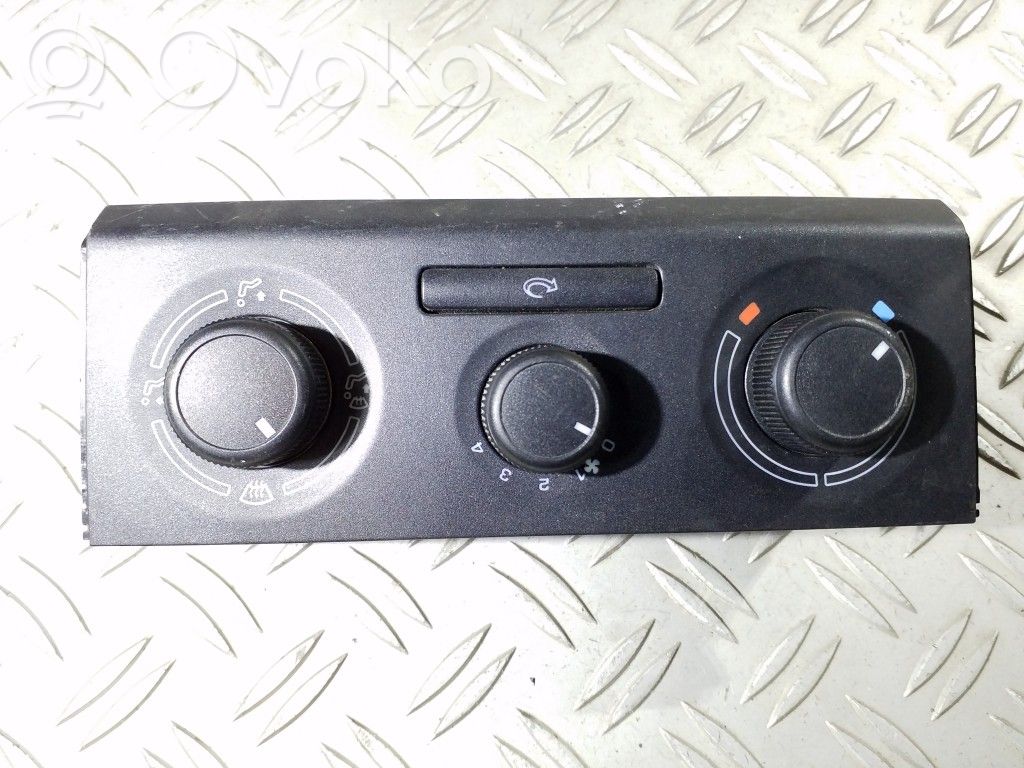 Skoda Fabia Mk2 (5J) Climate control unit 