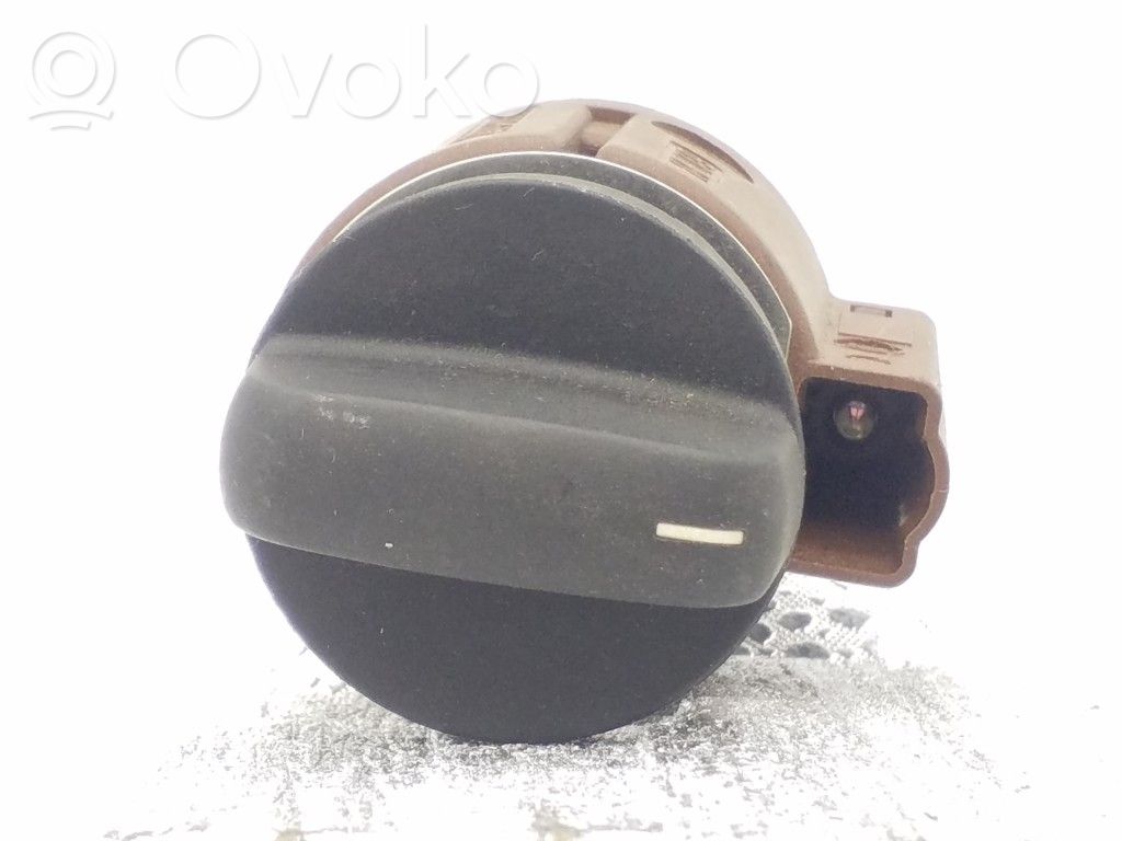 Light switch   549392022,530893