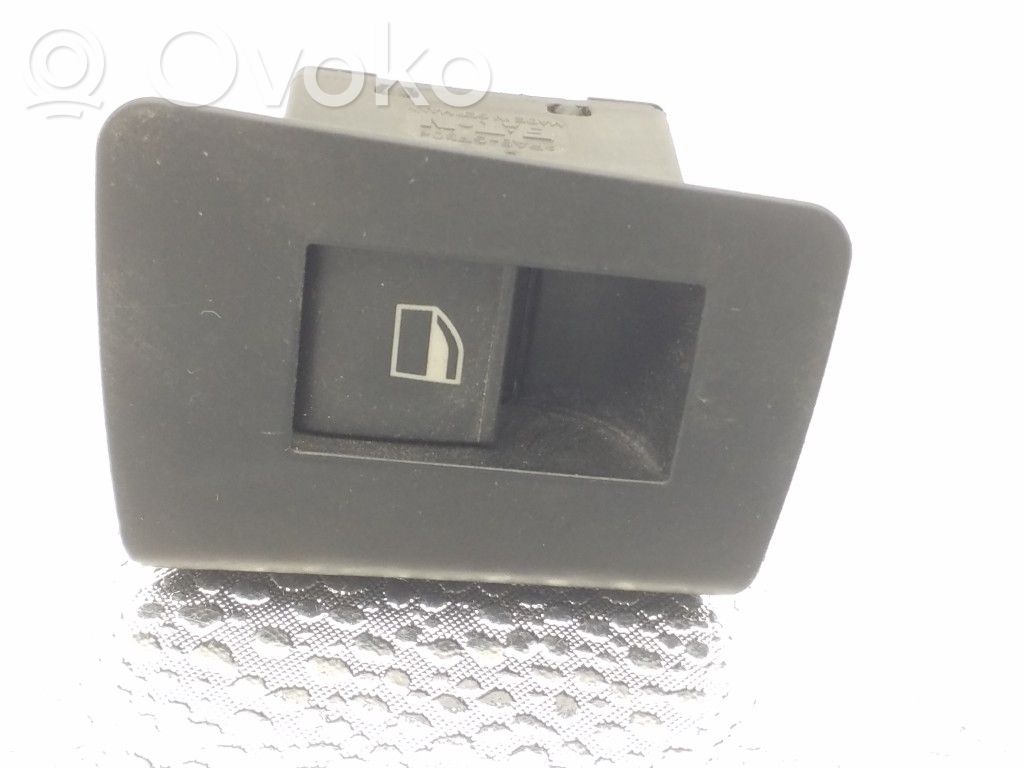 Electric window control switch   8385955,15859800