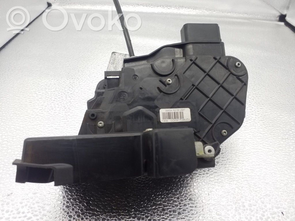 Ford Focus Priekšpusē slēdzene 