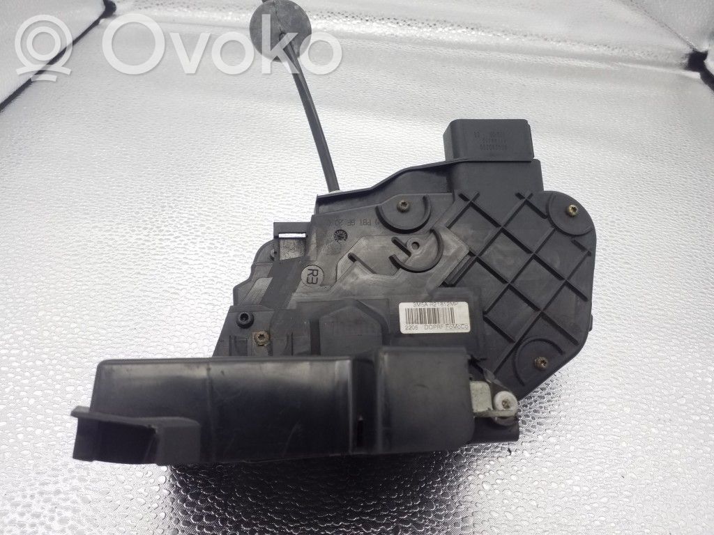 Priekšpusē slēdzene   3M5AR21812MP