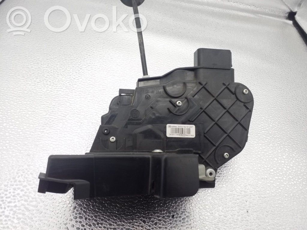 Priekšpusē slēdzene   3M5AR21812MT