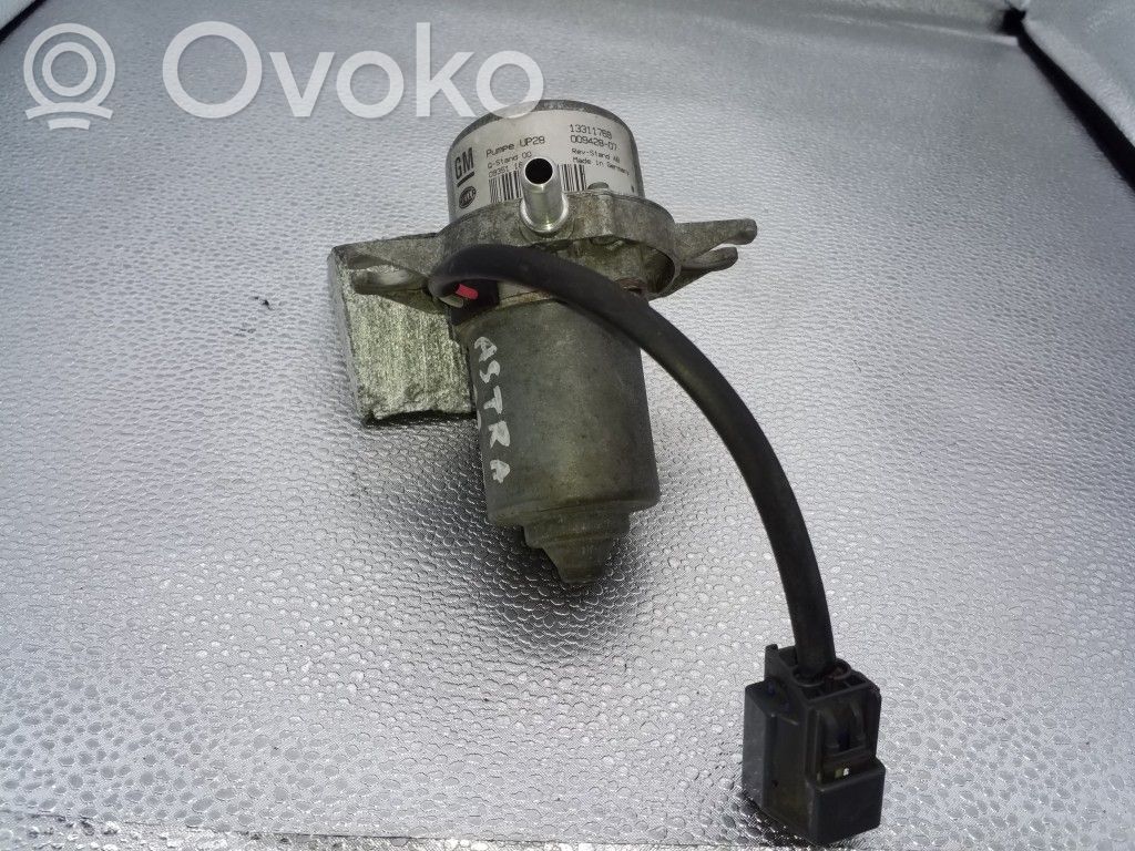 Opel Astra H Vacuum pump 