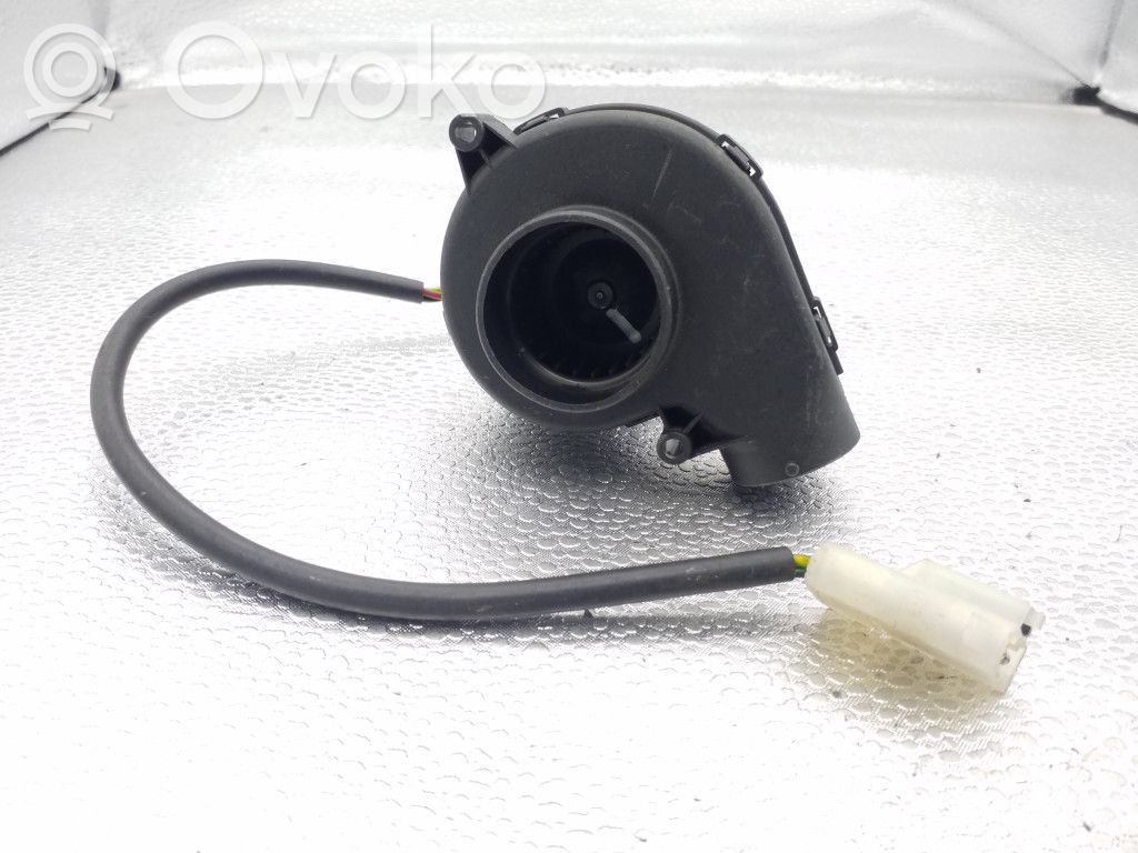 Mazā radiatora ventilators   1745181,129017451811,0130002830