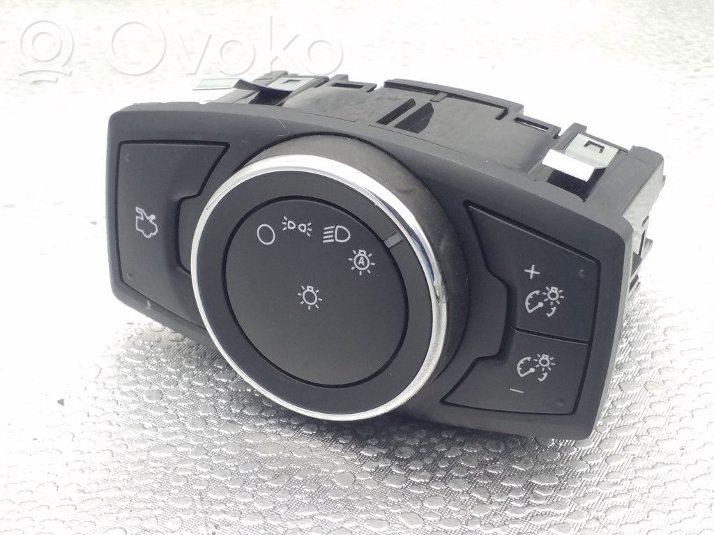 Lukturu slēdzis   CM5T13A024BA,10097665300