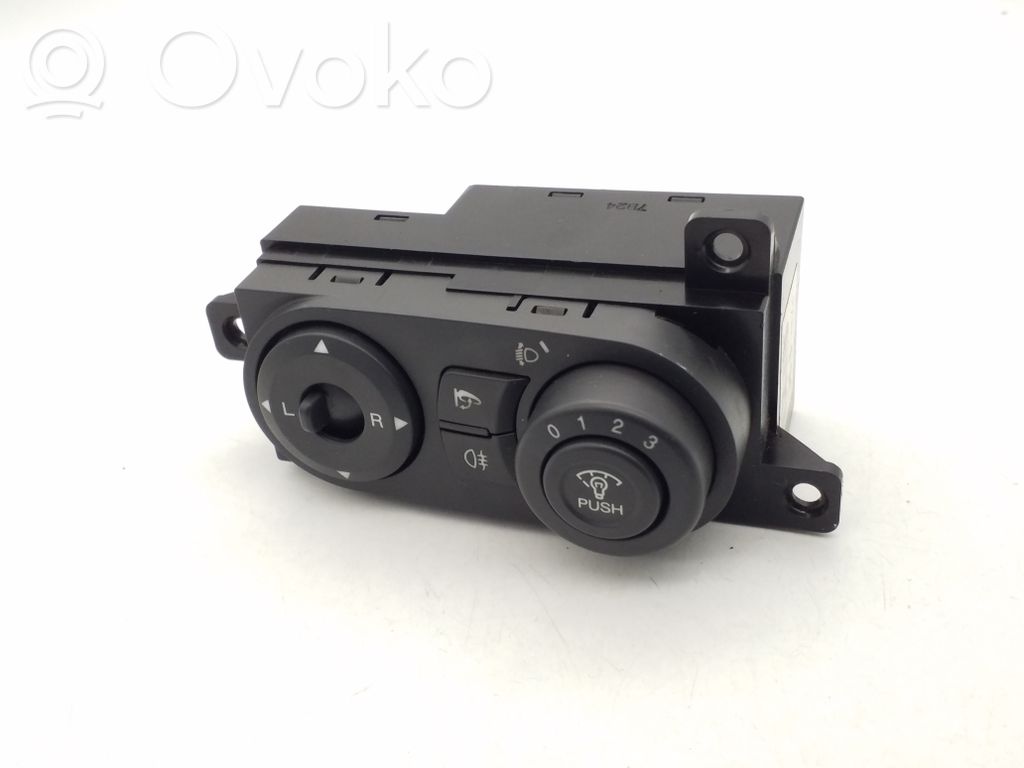 Light switch   7B24
