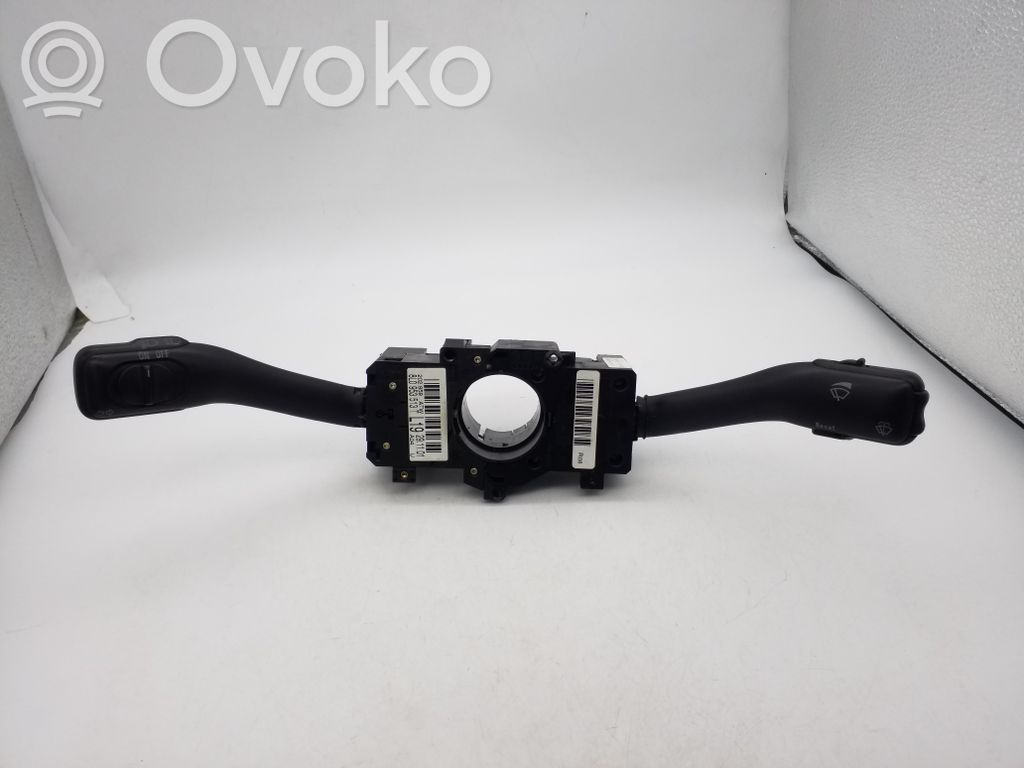 Volkswagen PASSAT B5.5 Interruptor/palanca de limpiador de luz de giro 