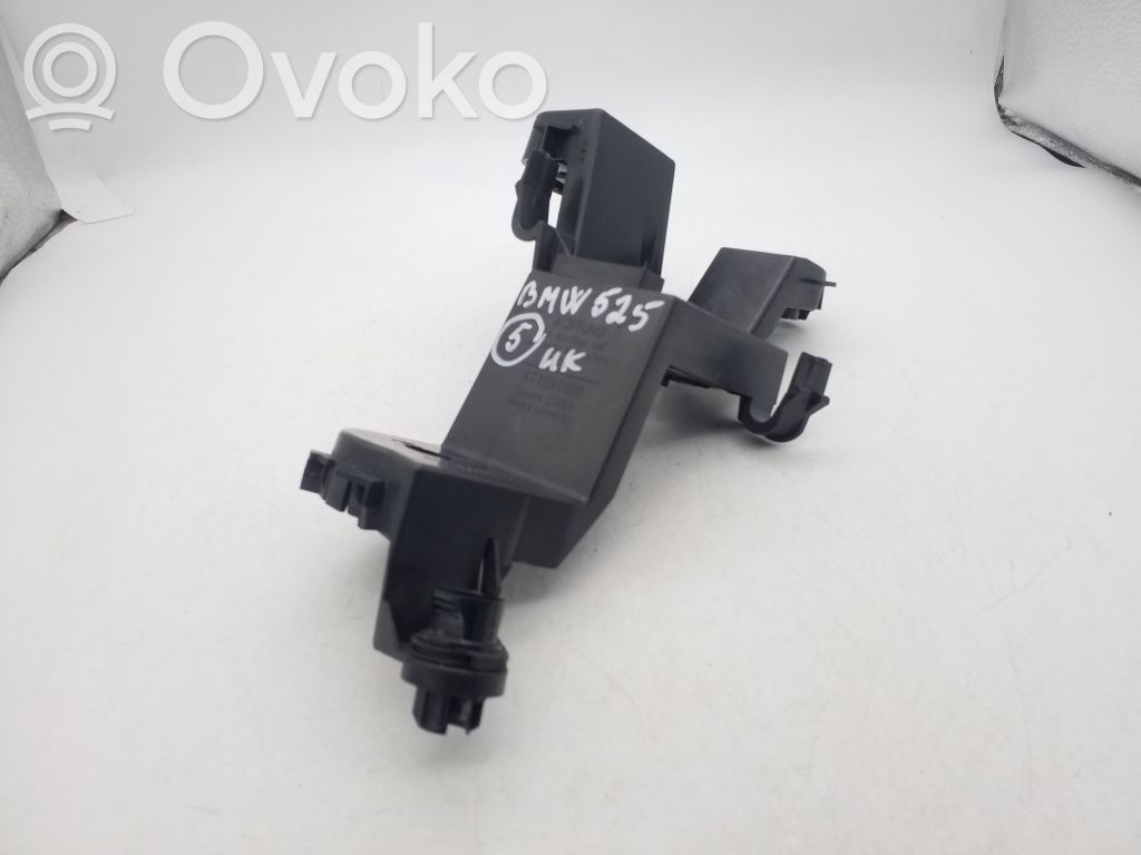 BMW 5 E60 E61 Aizmugures spuldzes vāka turētājs 