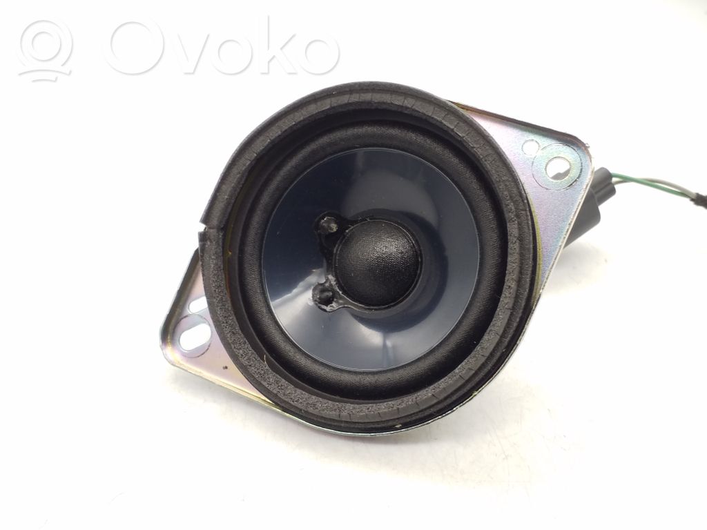 Panel speaker   8A8T18808CA