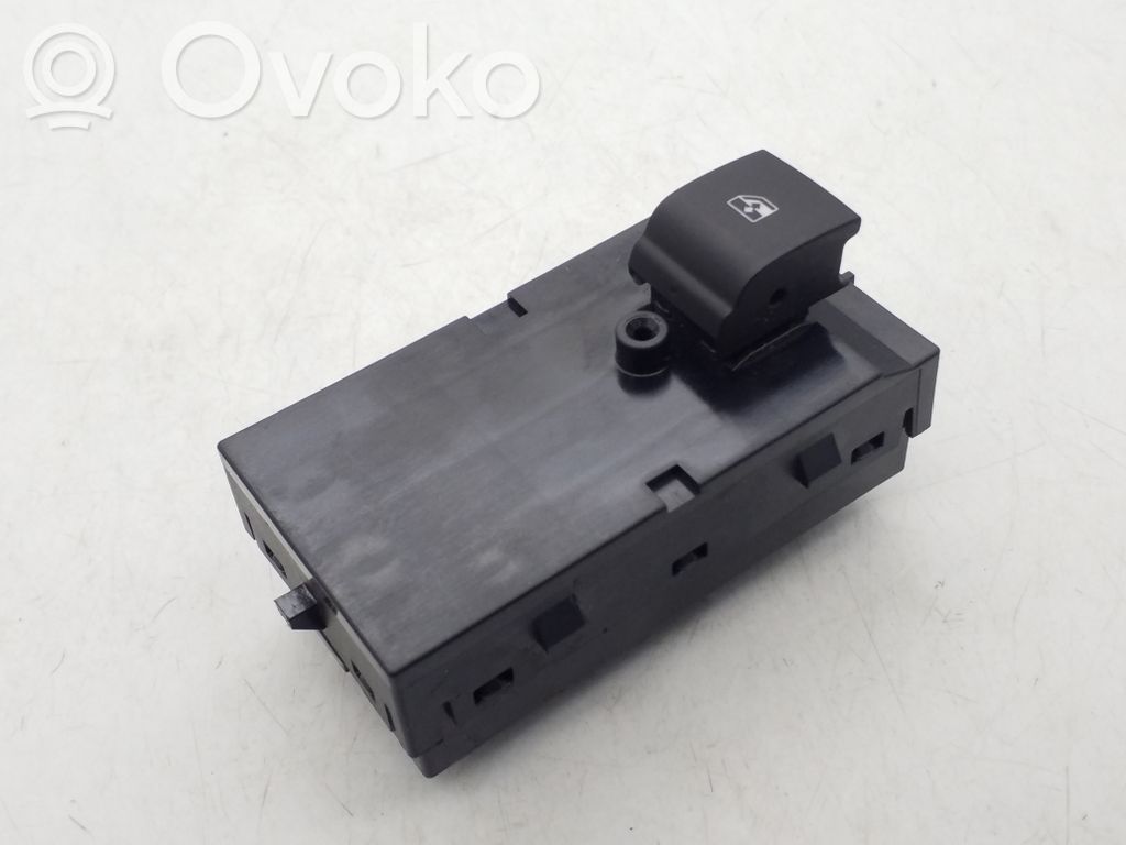Electric window control switch   13408446