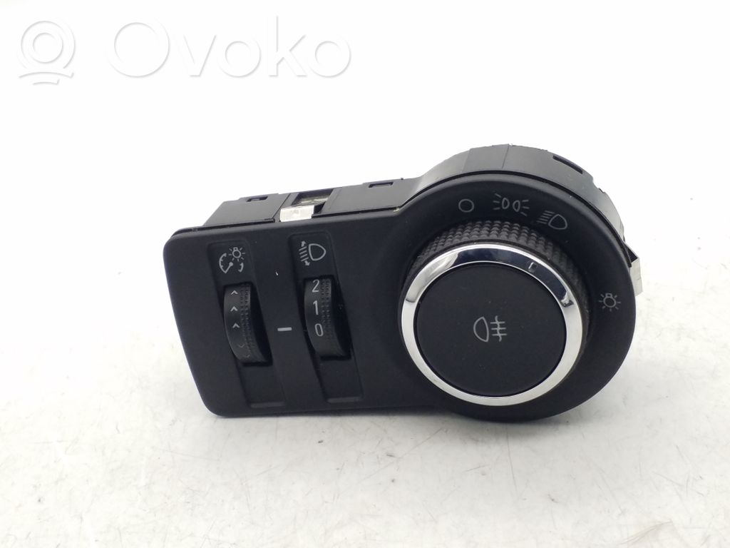 Opel Astra H Light switch 