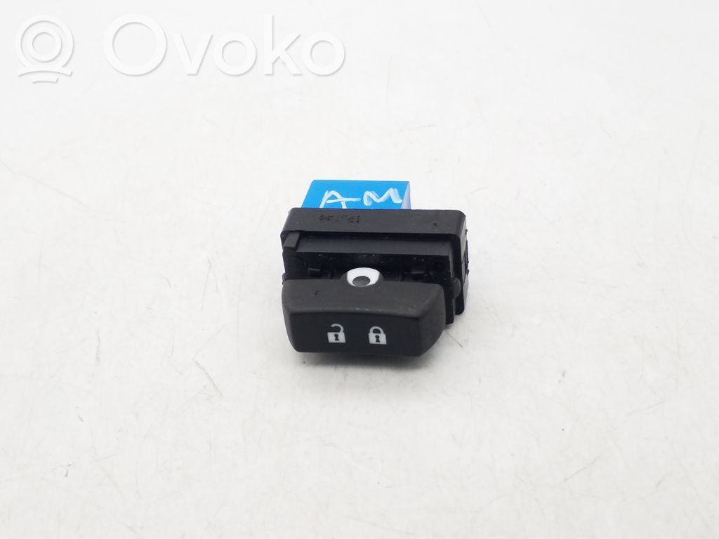 Tailgate opening switch   150730