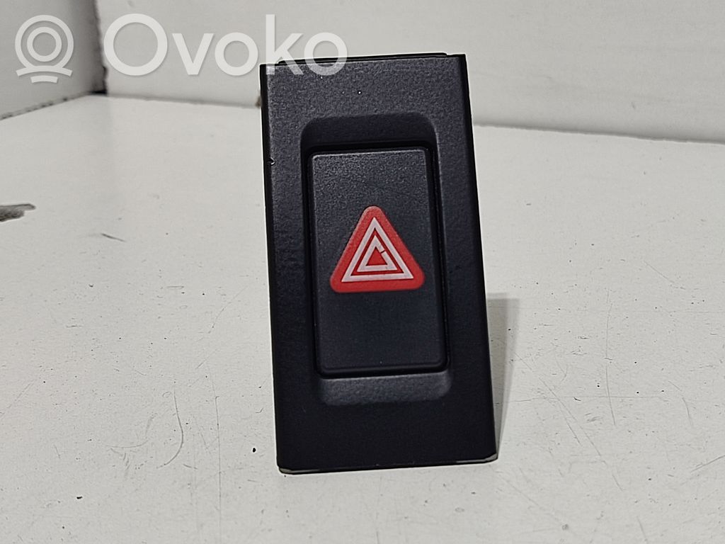 Volkswagen Jetta VI Hazard light switch 