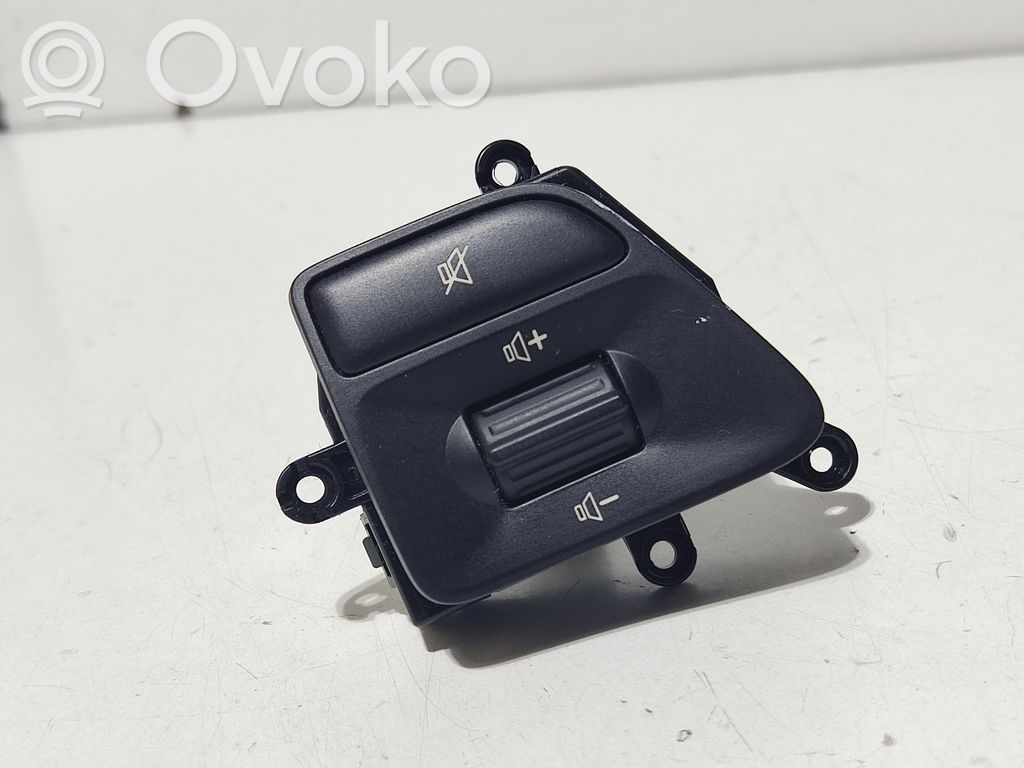 Boutons / interrupteurs volant   49D29G1400