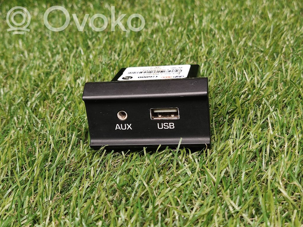 KIA Picanto USB socket connector 