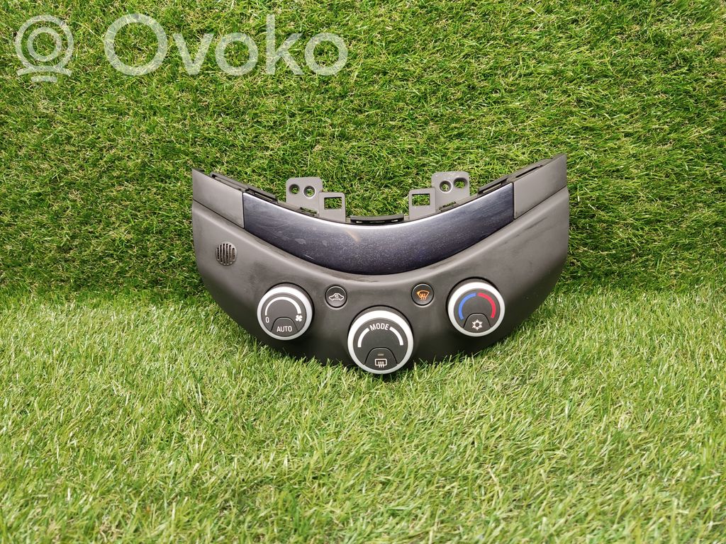 Chevrolet Spark Climate control unit 