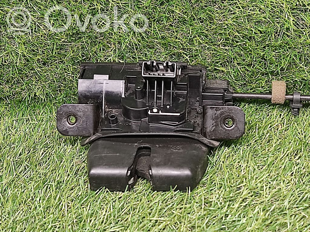 Loading door lock   A442A66AD