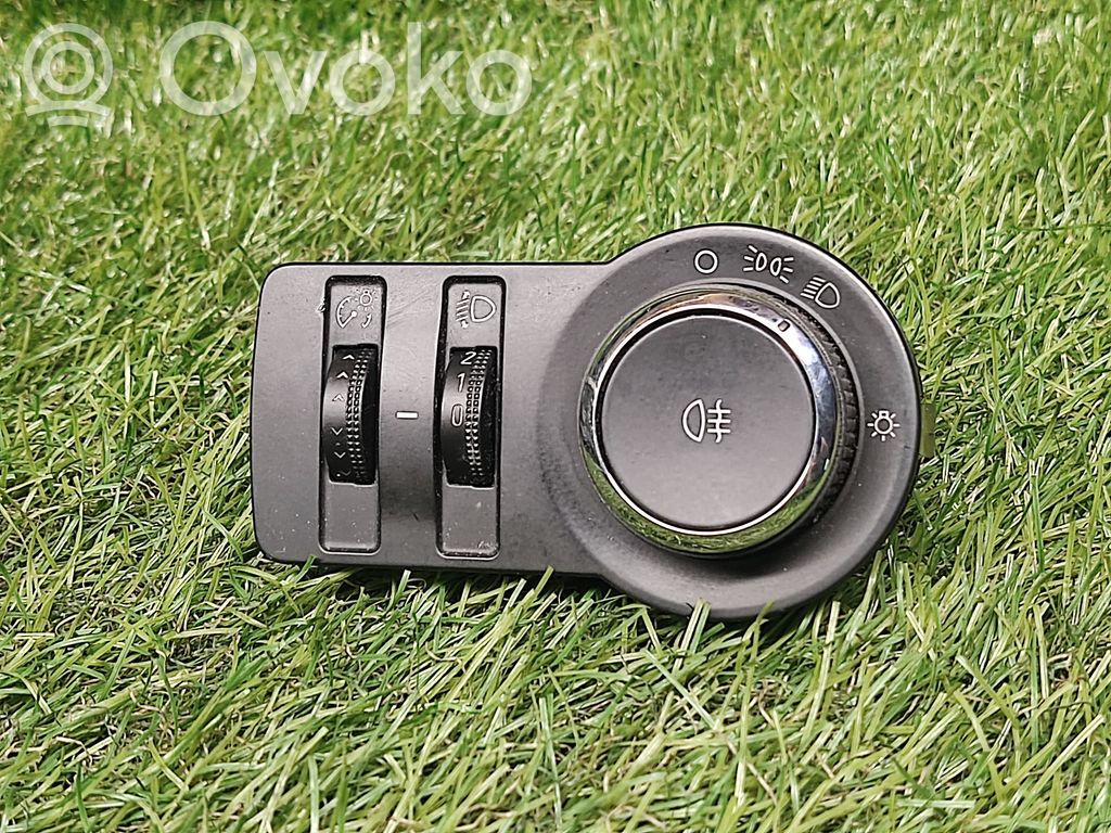 Chevrolet Orlando Light switch 