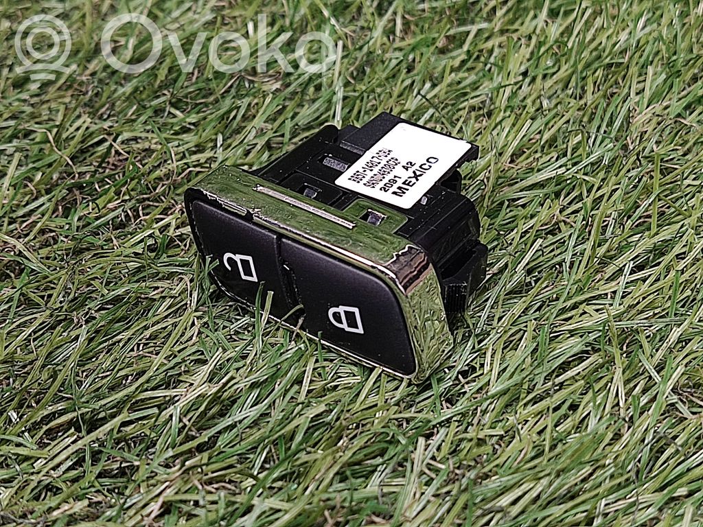 Central locking switch button   BB5T14014DBW