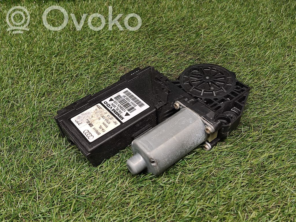 Audi A4 S4 B6 8E 8H Silnik regulatora szyby drzwi przednich 