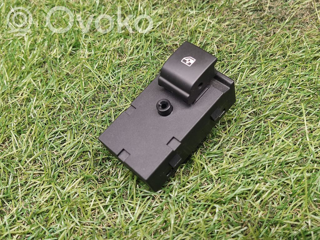 Buick Encore I Electric window control switch 