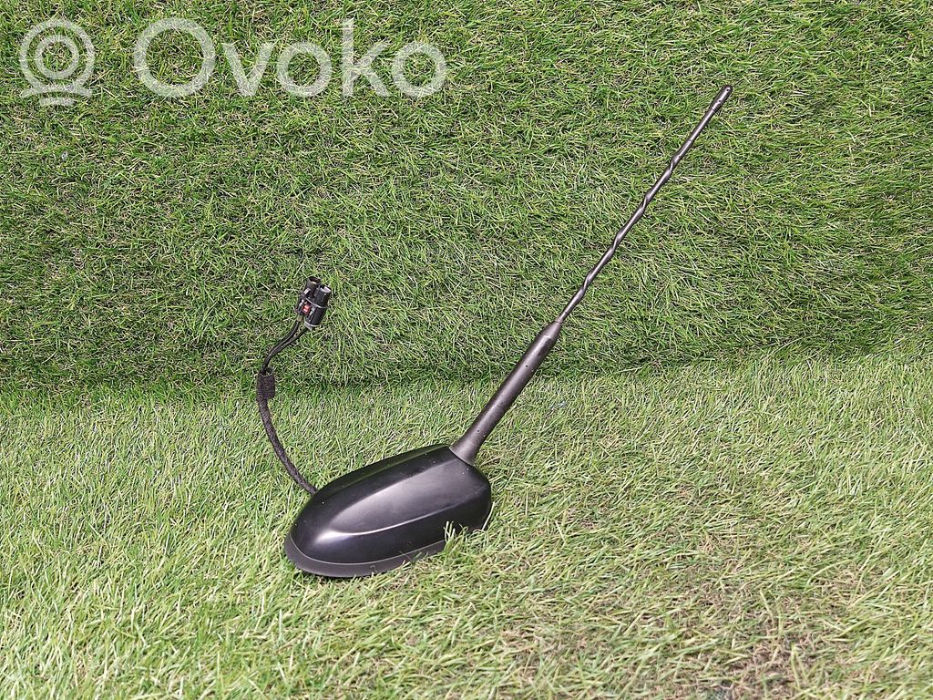 Ford Focus GPS-pystyantenni 