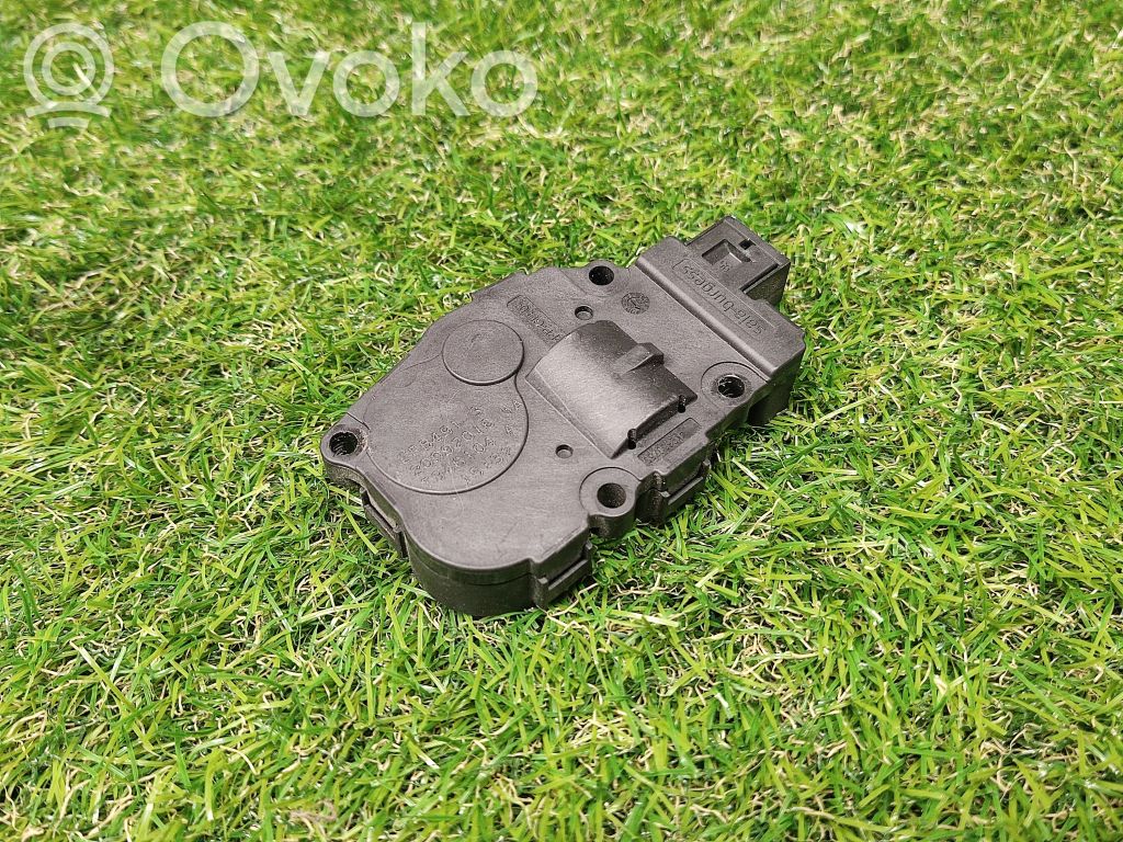 BMW 3 F30 F35 F31 Oro sklendės varikliukas 