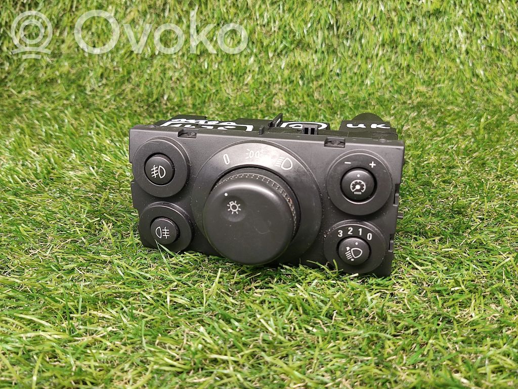 Opel Astra H Light switch 