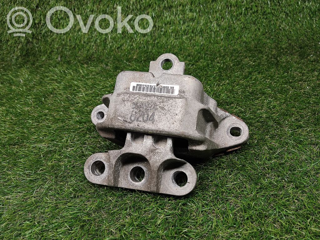 Engine mount bracket   95418204